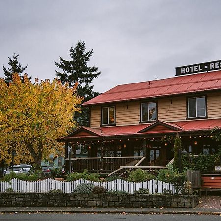 Salt Spring Inn Ganges Ngoại thất bức ảnh
