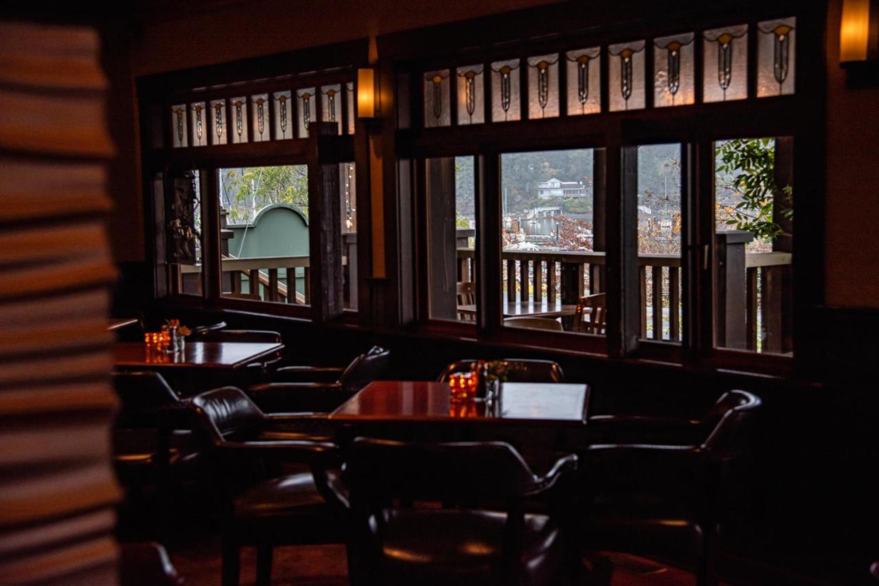 Salt Spring Inn Ganges Ngoại thất bức ảnh